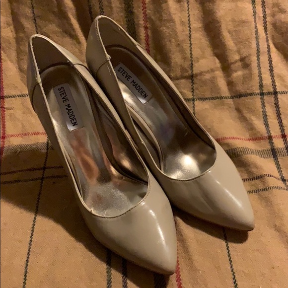 Shoes - Picture 2 of 4